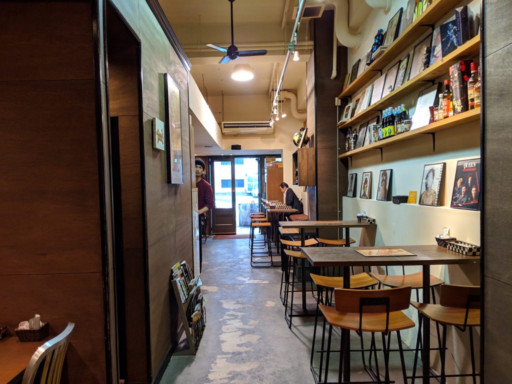 カオス スパイスダイナー 大阪カレー あいがけカレー 四ツ橋駅 アメリカ村 心斎橋