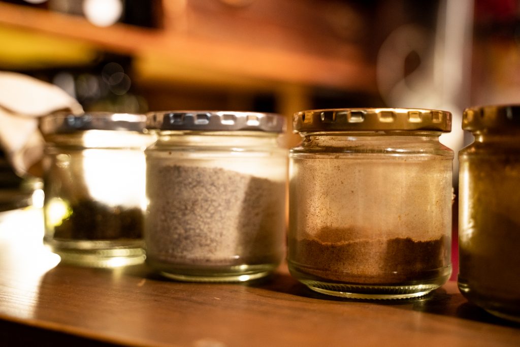 スパイスカリー ローダウン 難波 なんば 日本橋 大阪 スパイスカレー 路地奥 立ち食い