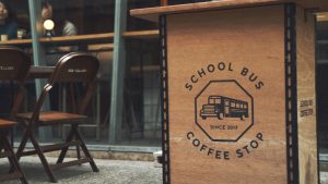 淀屋橋駅から徒歩3分!SCHOOL BUS COFFEE STOP KITAHAMAでラテアートを頼んできた!