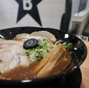 絶品とんこつラーメンが人気!ぶたのほし