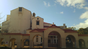 【お家で楽しもう】年齢問わず人気!宝塚大劇場をまとめました!