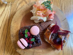 100年以上の歴史的建造物の中に入るスモーブロー専門店「Smørrebrød kitchin中之島」