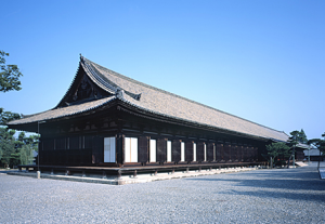 圧巻の千手観音を間近で体感!「三十三間堂」